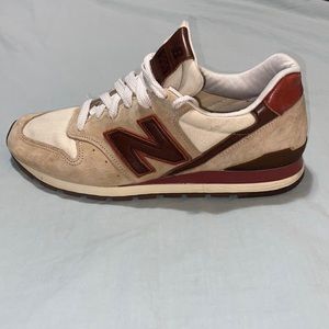 New Balance 996 Mid-Century Modern
MADE IN USA Horween Leather Khaki